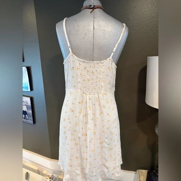 Cotton On Women’s Woven 90s Mini Dress – “Isobel” Ditsy Floral (White) | Medium - Picture 5 of 12